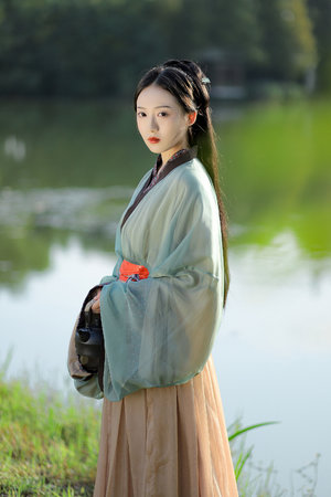 小骚逼想被舔